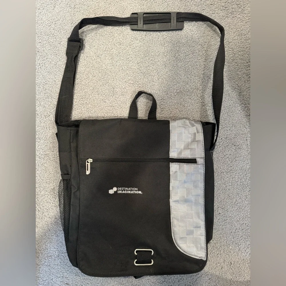 Leeds Black Zippered Messenger Tote Bag - Branded with Destination Imagination